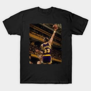 Kareem Abdul Jabbar vs Larry Bird T-Shirt